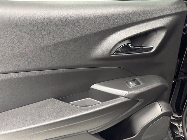 New 2026 Chevrolet Trax ACTIV w/ Sunroof Package FWD image 25