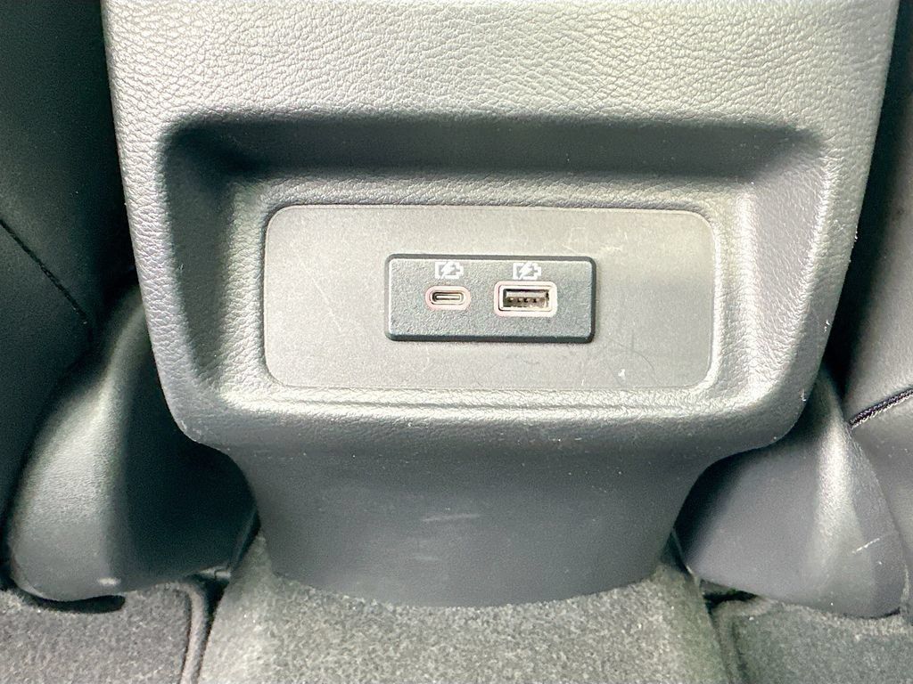 Used 2021 Nissan Maxima Platinum w/ Sport Mat Group FWD image 27