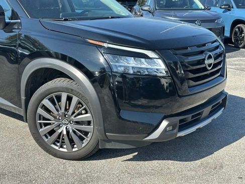 Used 2022 Nissan Pathfinder SL w/ SL Premium Package image 9