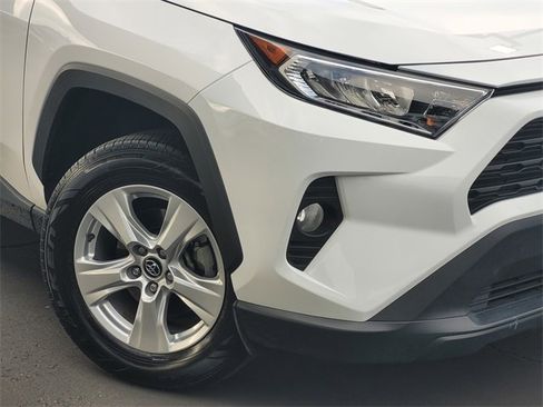 Used 2021 Toyota RAV4 XLE image 3