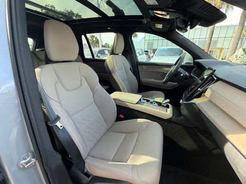 Used 2025 Volvo XC90 B5 Core AWD/4WD image 19