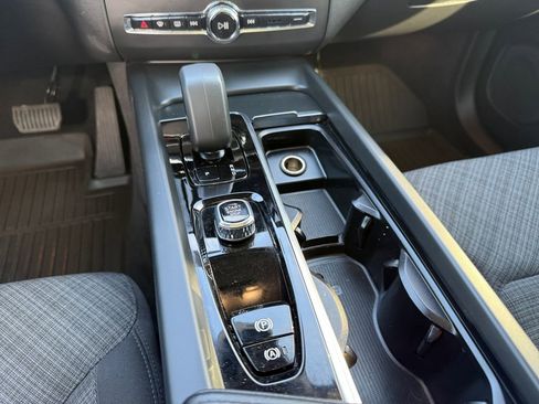 Used 2024 Volvo XC60 B5 Core w/ Protection Package Premier image 14