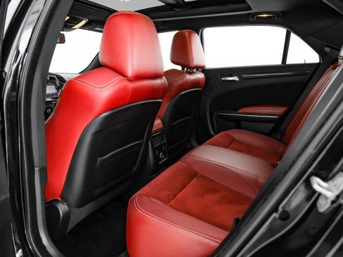 Used 2012 Chrysler 300 SRT8 w/ 19-Premium Speaker Group image 34