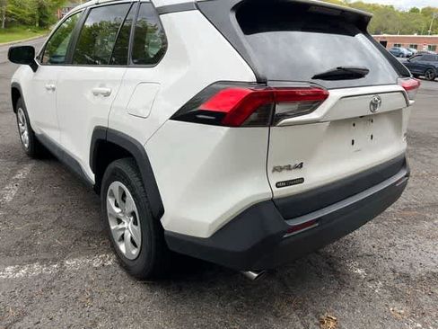 Used 2020 Toyota RAV4 LE AWD/4WD image 6
