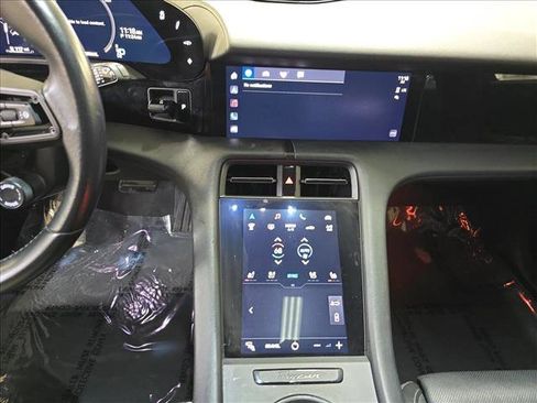 Used 2022 Porsche Taycan 4 Cross Turismo w/ Premium Package image 21