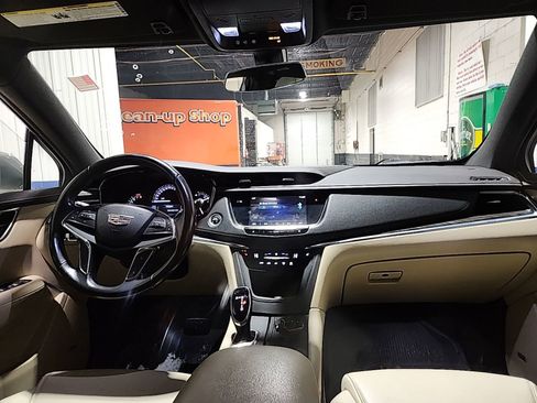 Used 2019 Cadillac XT5 AWD image 8
