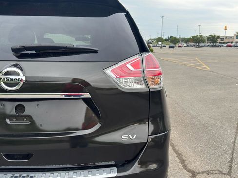 Used 2016 Nissan Rogue SV FWD image 5