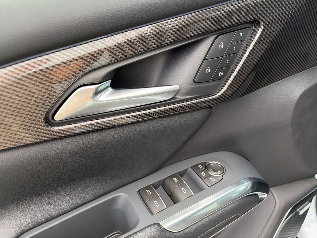 New 2026 Chevrolet Traverse High Country w/ LPO, Floor Liner Package AWD/4WD image 19