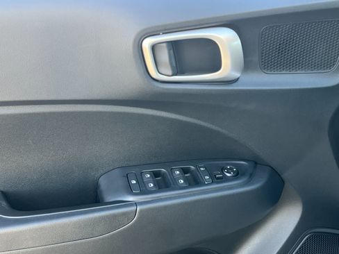 New 2026 Hyundai Venue SE FWD image 12