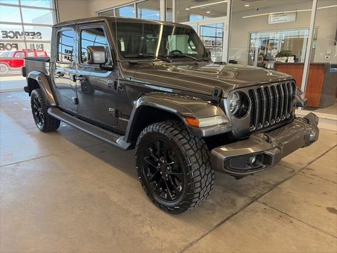 Used 2021 Jeep Gladiator Overland image 3