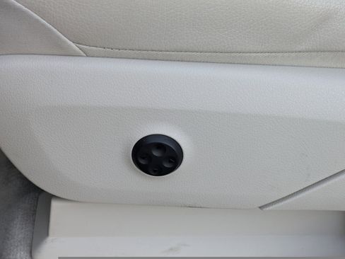 Used 2023 Mercedes-Benz EQS 450+ SUV image 27