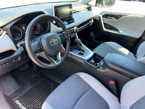 Used 2019 Toyota RAV4 XLE w/ Convenience Package AWD/4WD image 11