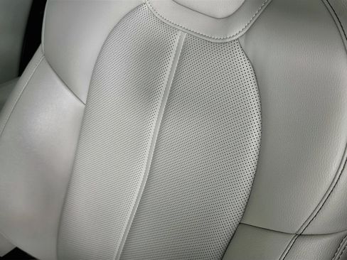 Used 2023 Genesis G70 2.0T RWD image 19