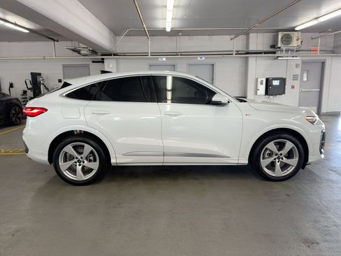 New 2025 Audi Q5 Prestige w/ 20" Wheel Package image 8