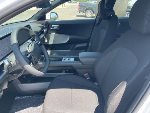 New 2025 Hyundai Ioniq 6 SE image 18