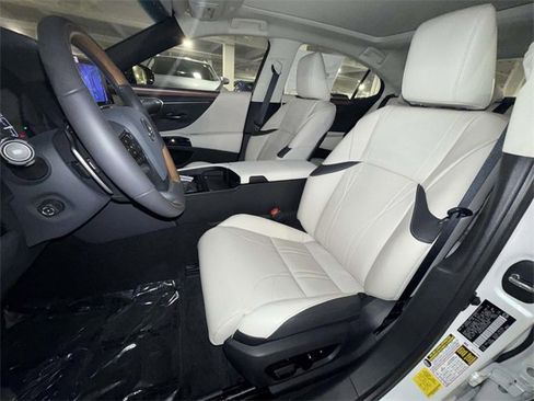 New 2025 Lexus ES 350 350 Luxury image 2