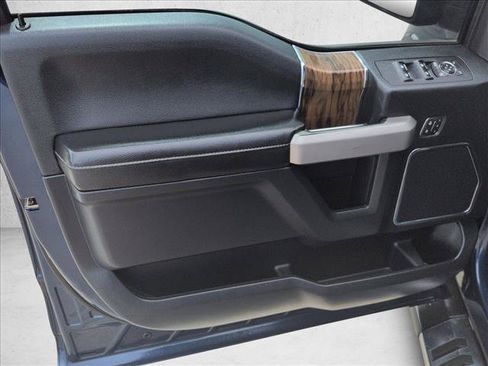 Used 2019 Ford F150 Lariat w/ Equipment Group 502A Luxury AWD/4WD image 11