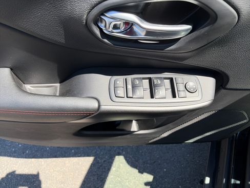 Used 2019 Jeep Cherokee Trailhawk w/ Comfort/Convenience Group AWD/4WD image 14