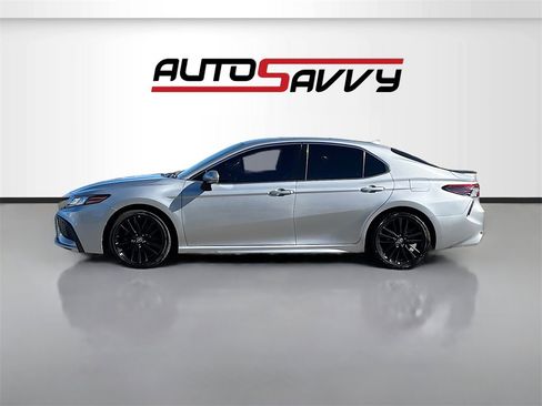 Used 2021 Toyota Camry XSE image 4