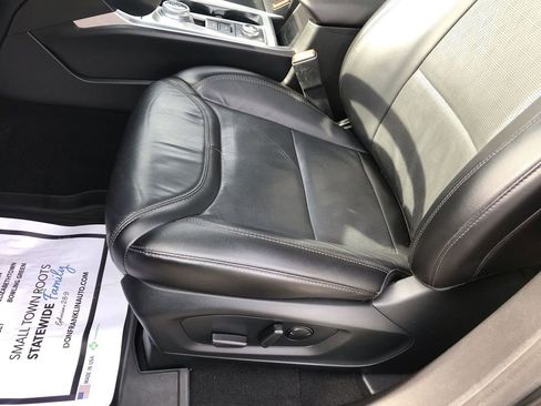 Used 2023 Ford Explorer Platinum w/ Technology Package image 12