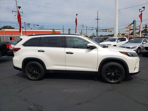 Used 2019 Toyota Highlander SE AWD/4WD image 8