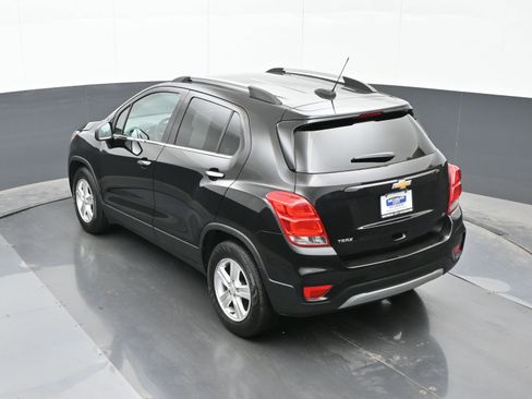 Used 2020 Chevrolet Trax LT w/ LT Convenience Package image 30