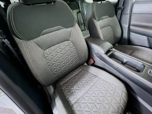 Used 2025 Nissan Kicks SV AWD/4WD image 24