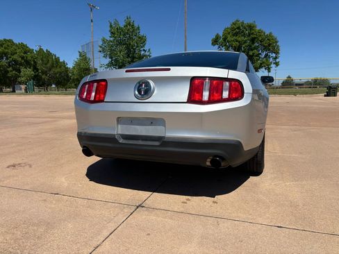 Used 2011 Ford Mustang Coupe RWD image 22