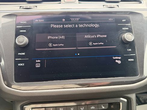 Used 2021 Volkswagen Tiguan SE image 22