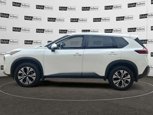 Used 2021 Nissan Rogue SV FWD image 3