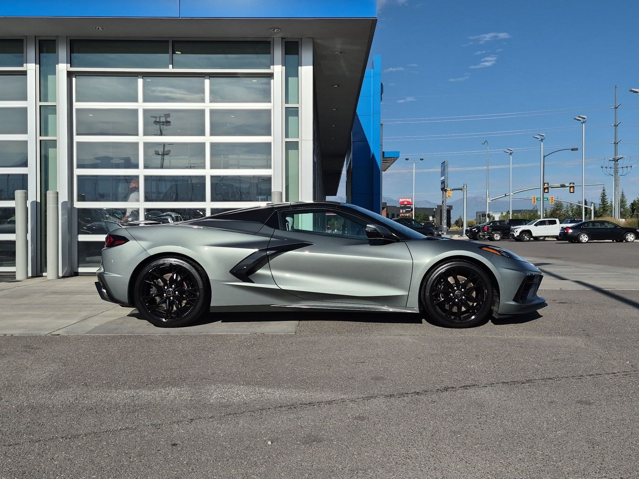 Used 2023 Chevrolet Corvette Stingray Premium Conv w/ Z51 Performance Package RWD image 2