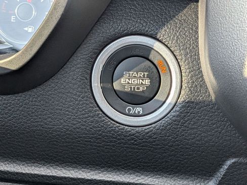 Used 2024 RAM 1500 Laramie AWD/4WD image 15