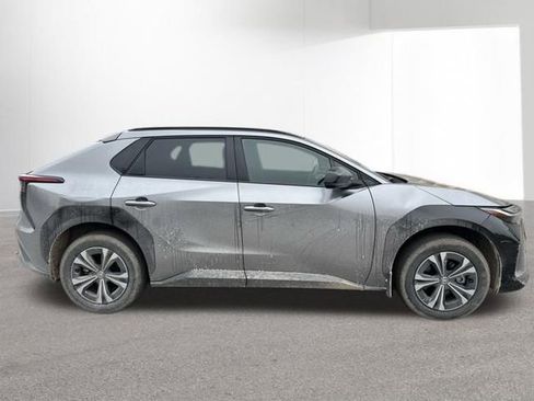 Used 2023 Toyota bZ4X XLE image 4