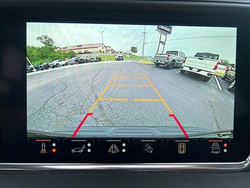 Used 2024 GMC Yukon Denali Ultimate AWD/4WD image 32