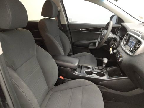 Used 2020 Kia Sorento LX image 21
