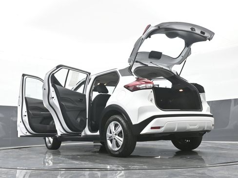Used 2022 Nissan Kicks S FWD image 50