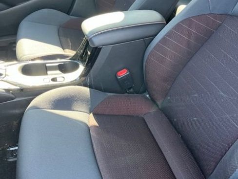Used 2025 Toyota Corolla SE FWD image 12