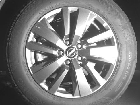 Used 2025 Nissan Pathfinder SV FWD image 9