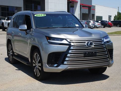 Used 2024 Lexus LX 600 4WD w/ Luxury Package image 24