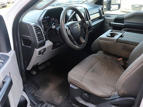 Used 2019 Ford F250 XLT w/ Snow Plow Prep Package AWD/4WD image 10