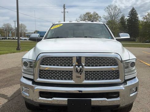 Used 2018 RAM 2500 Laramie w/ Convenience Group AWD/4WD image 2