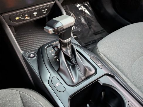 Used 2025 Kia K4 LXS image 18