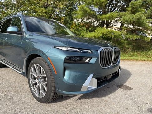 Certified 2023 BMW X7 xDrive40i w/ Executive Package image 3