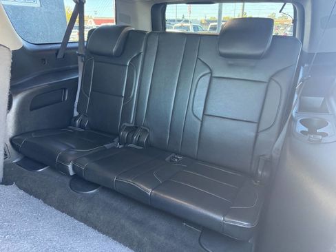 Used 2016 Chevrolet Suburban LT image 12