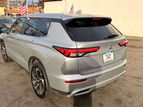 Used 2024 Mitsubishi Outlander Ralliart image 5