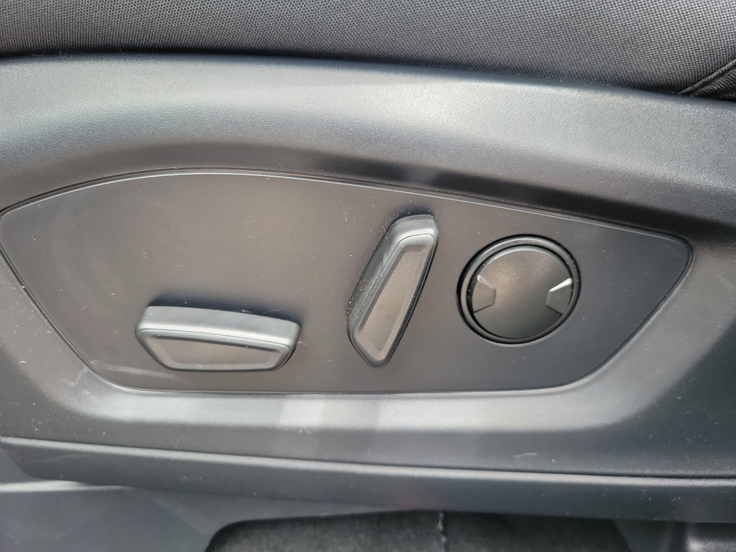 New 2026 Ford Explorer Active RWD image 19
