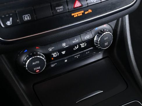 Used 2016 Mercedes-Benz GLA 250 4MATIC image 19