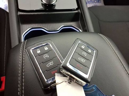 Used 2024 Jeep Grand Cherokee Laredo w/ Luxury Tech Group I AWD/4WD image 25