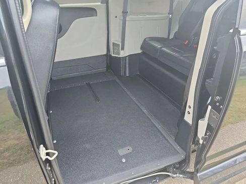 Used 2019 Dodge Grand Caravan SXT FWD image 21