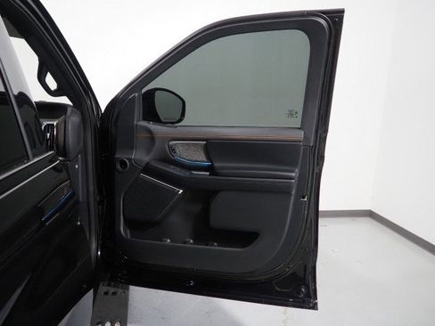 Used 2025 Ford Expedition Tremor image 83